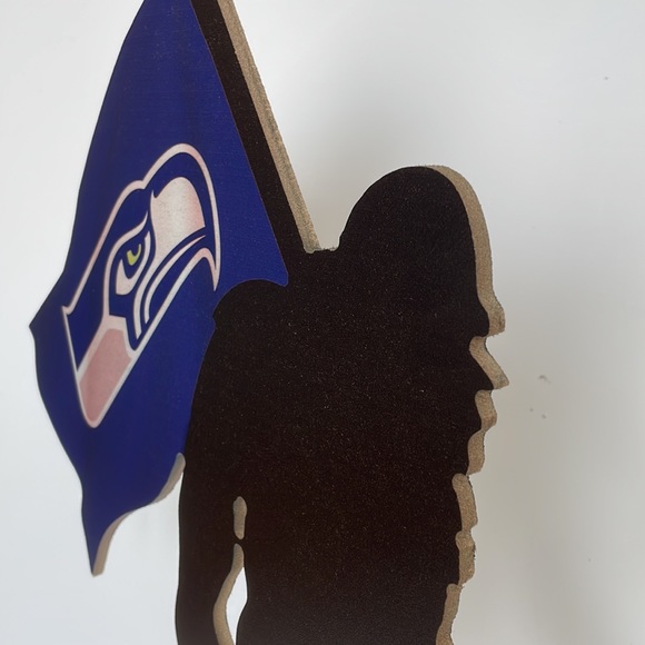 ***SOLD********Seattle Seahawks 18" Team Logo Bigfoot - Picture 5 of 9